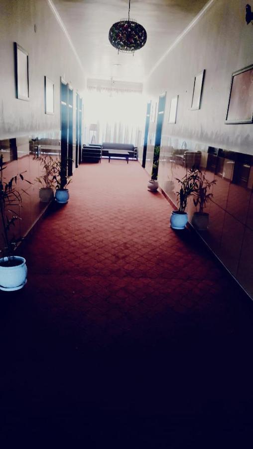 Primrose Hotel And Restaurant 소니파트 외부 사진
