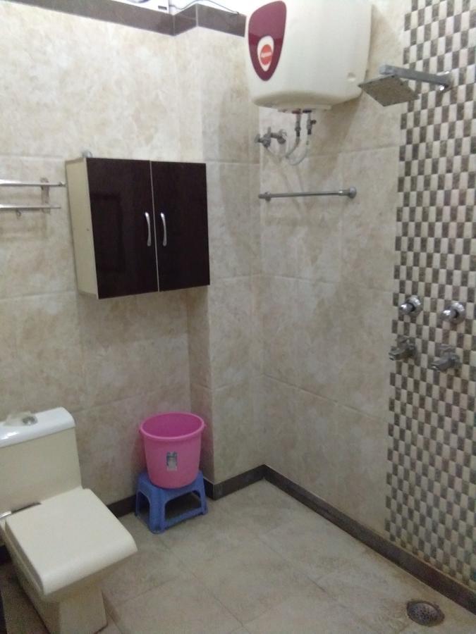 Primrose Hotel And Restaurant 소니파트 외부 사진